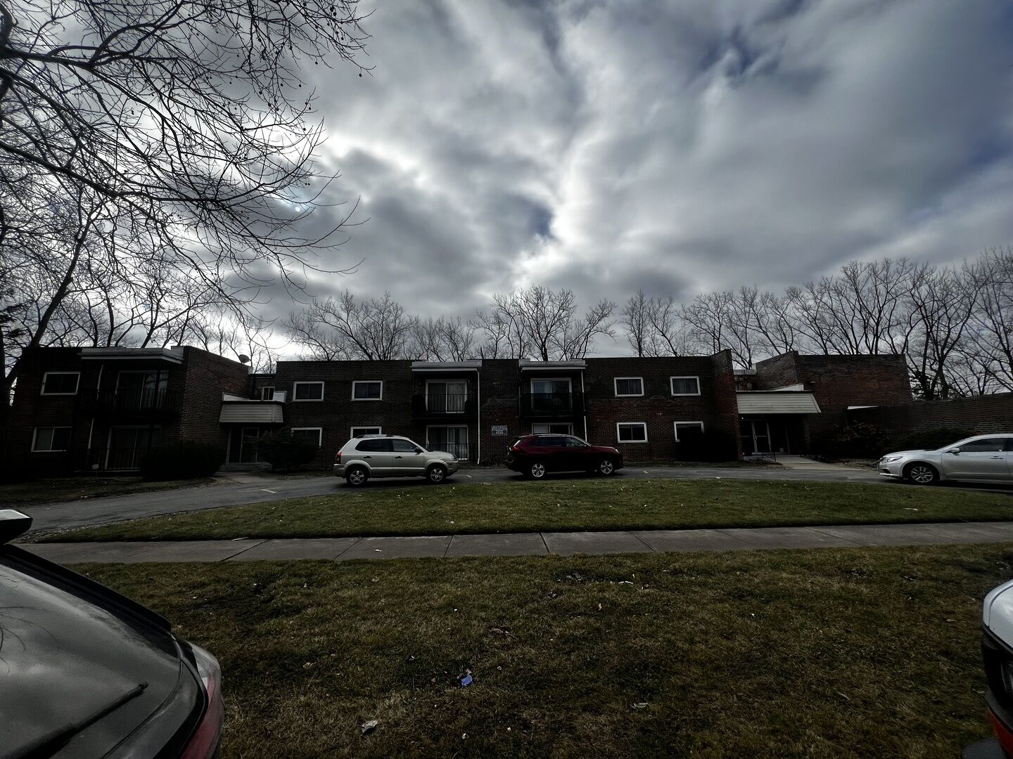 Property Photo: 2807 Willow Road 105 IL 60430