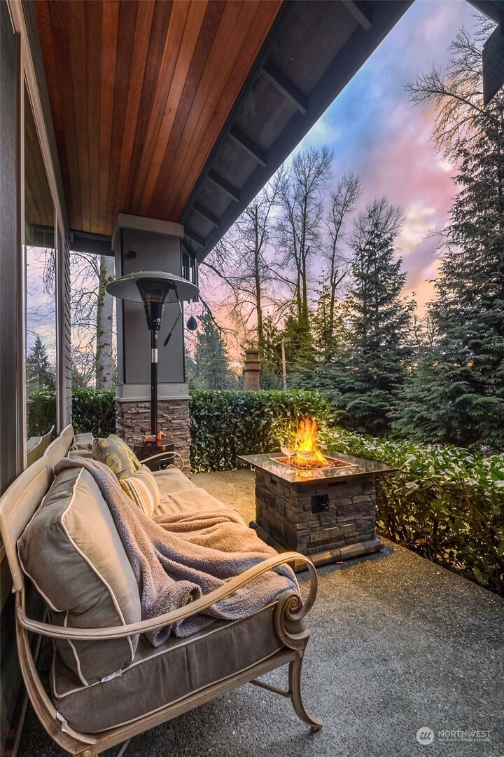 Property Photo:  15628  258th Place SE  WA 98027 