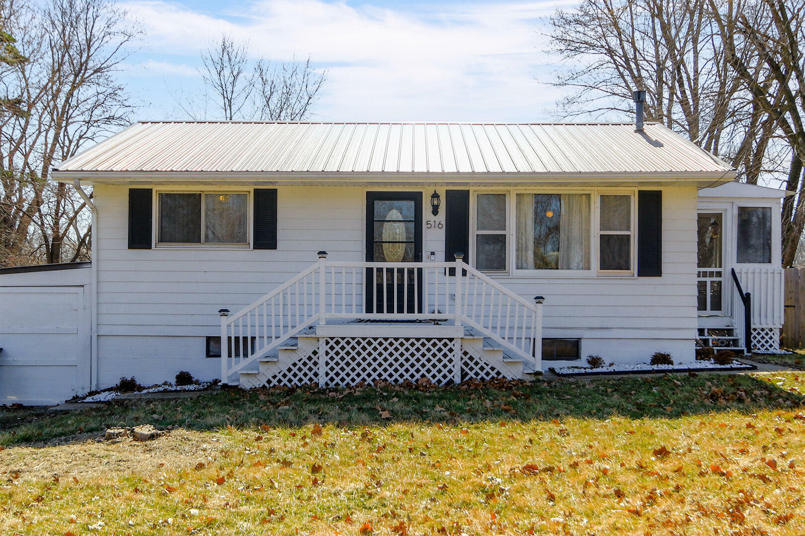 Property Photo:  516 Parkway Dr  MO 65233 