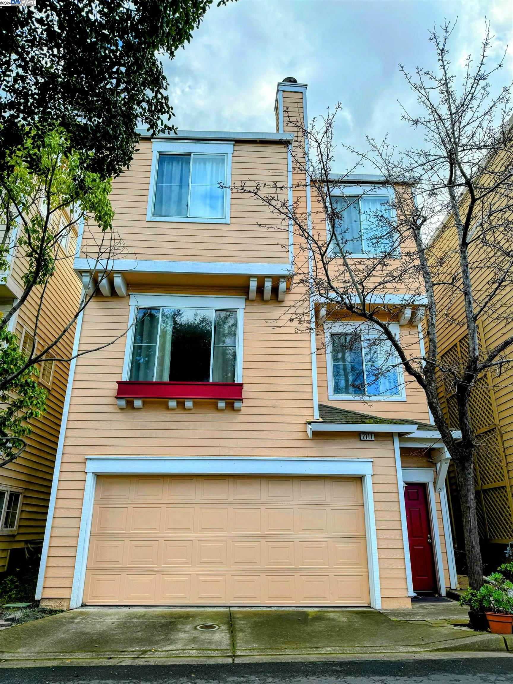 Property Photo: 2111 Brandywine Pl CA 94542