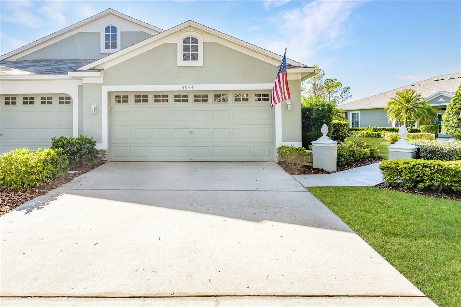 Property Photo:  5843 Heronpark Place  FL 33547 