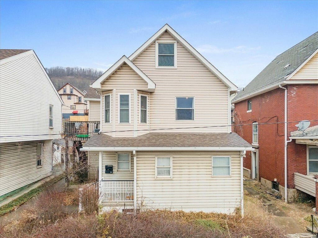 Property Photo: 346 W 7th Avenue PA 15084