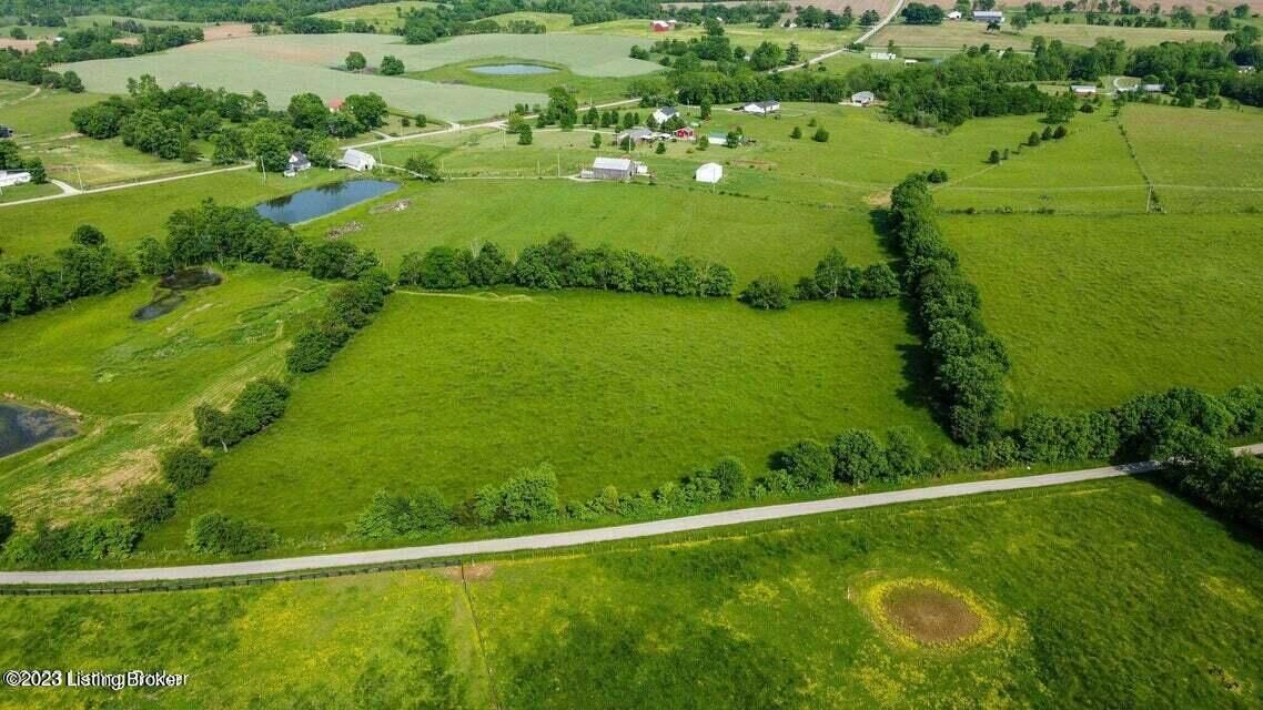Property Photo: 5 Bohannon Road KY 40057