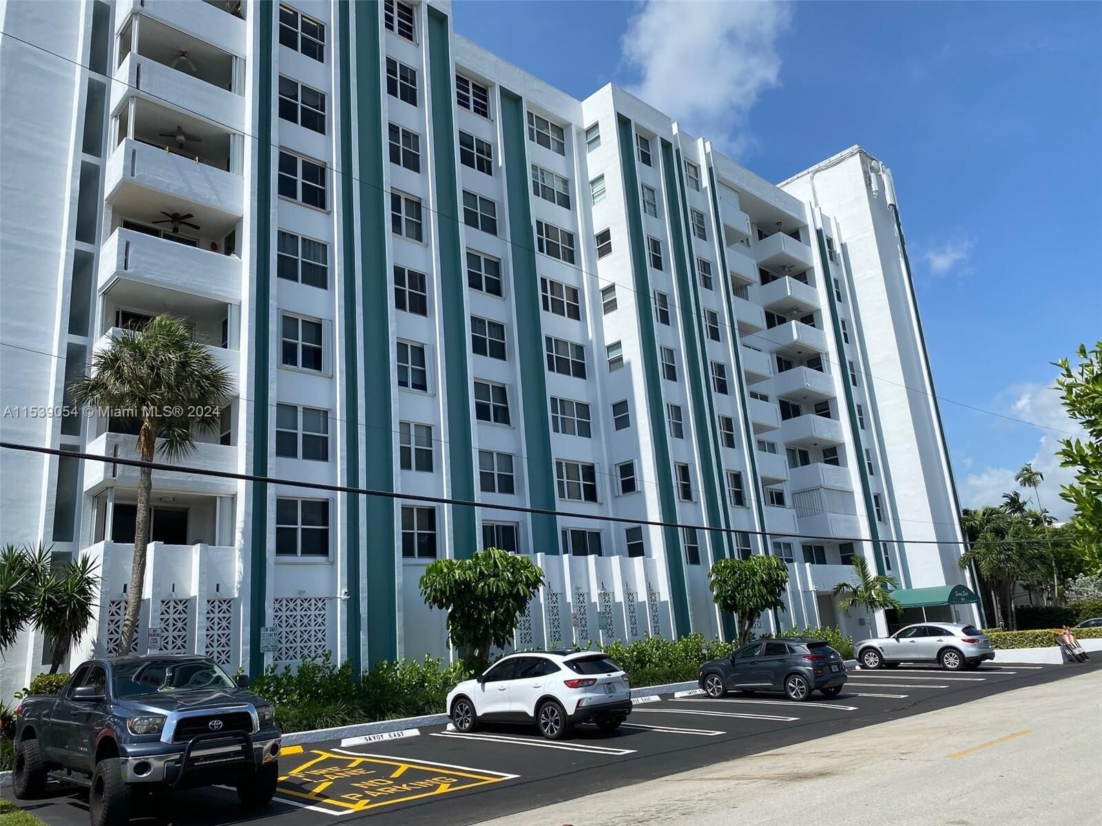 Property Photo: 3210 SE 10th St 4D FL 33062