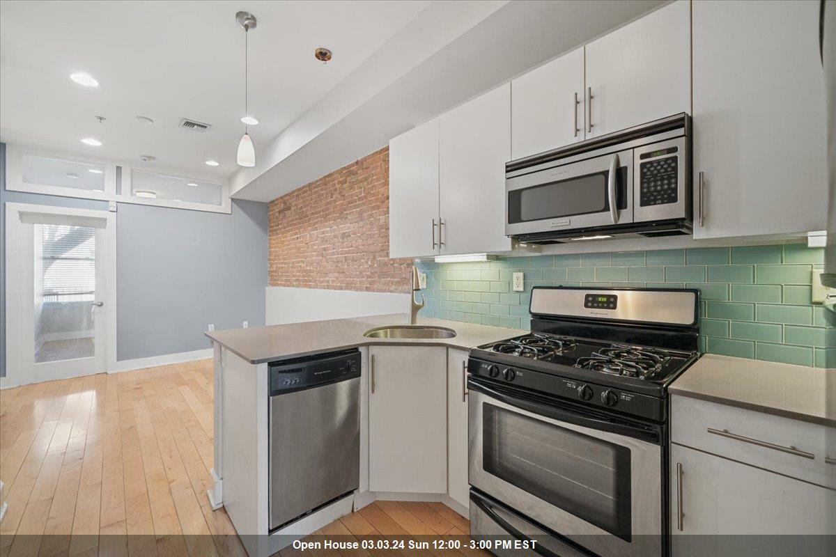 Property Photo:  322 Grand St 4  NJ 07030 