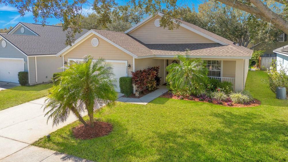 Property Photo:  1225 Cedarwood Way  FL 34714 