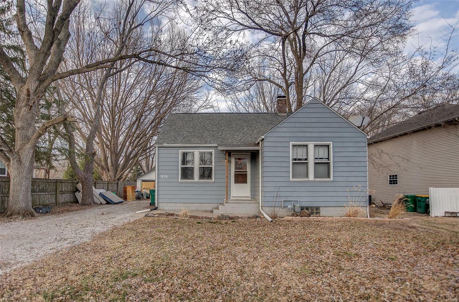 Property Photo:  1816 W Washington Street  IL 62269 