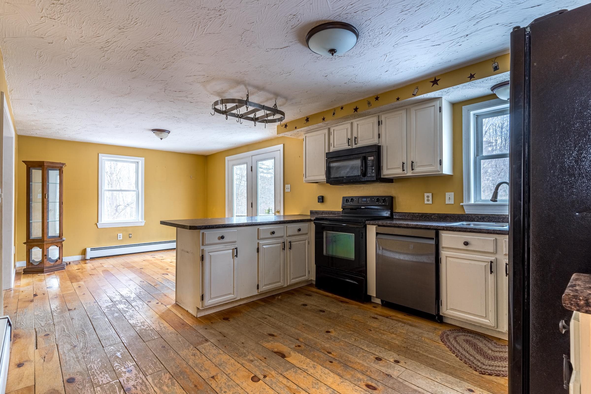 Property Photo: 181 Deerfield Road NH 03290