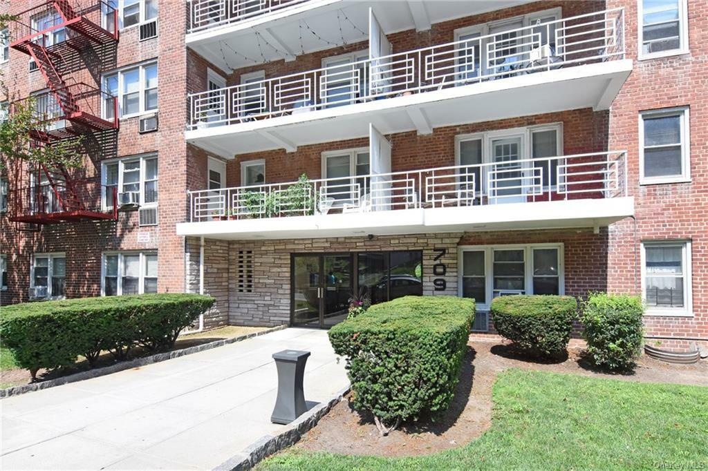 Property Photo: 709 Warburton Avenue 7A NY 10701