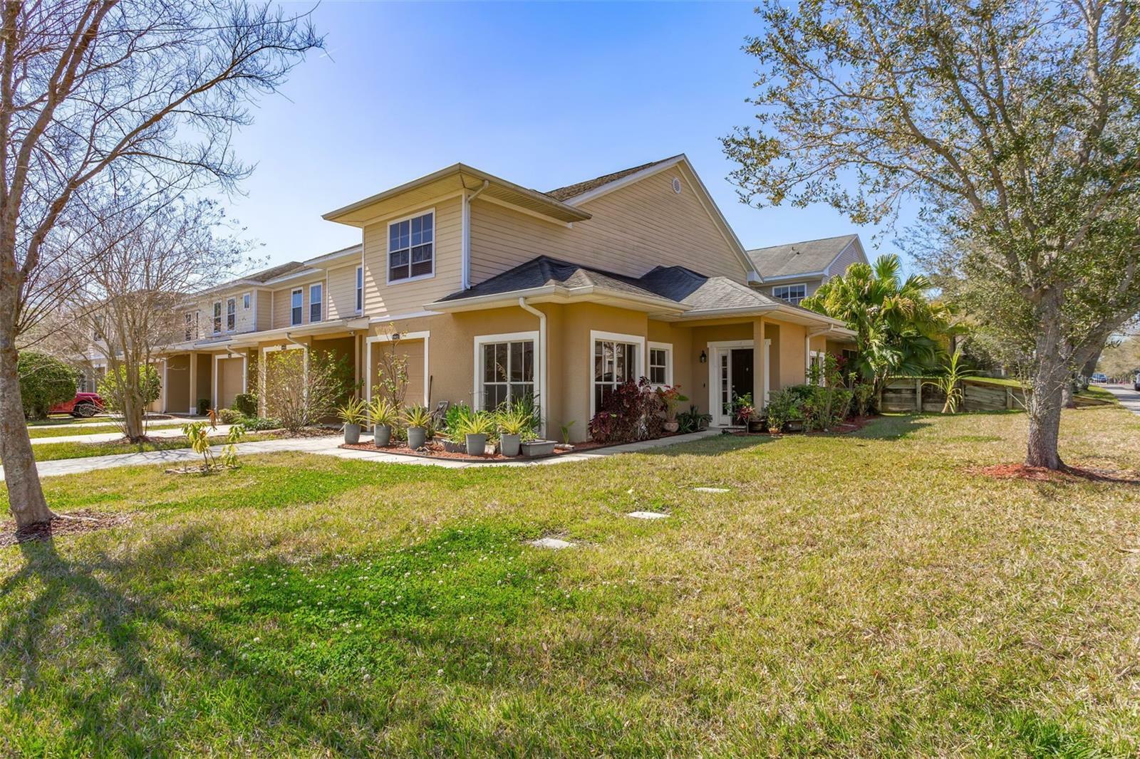 Property Photo:  5912 Bellewstown Drive  FL 33610 