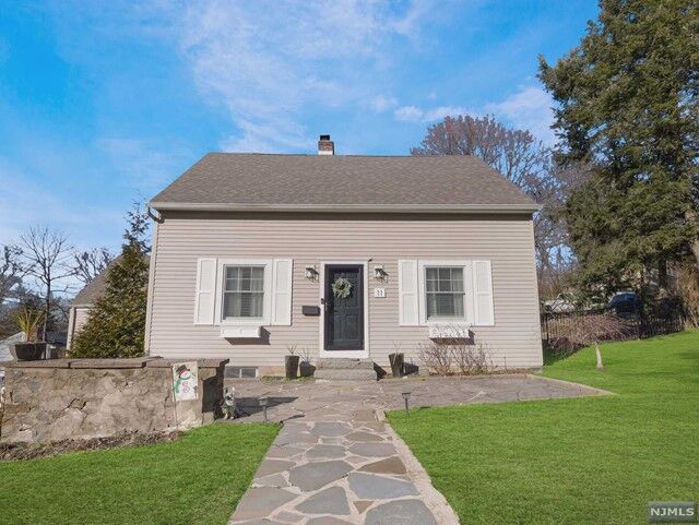 11 Summit Drive  Wayne NJ 07470 photo