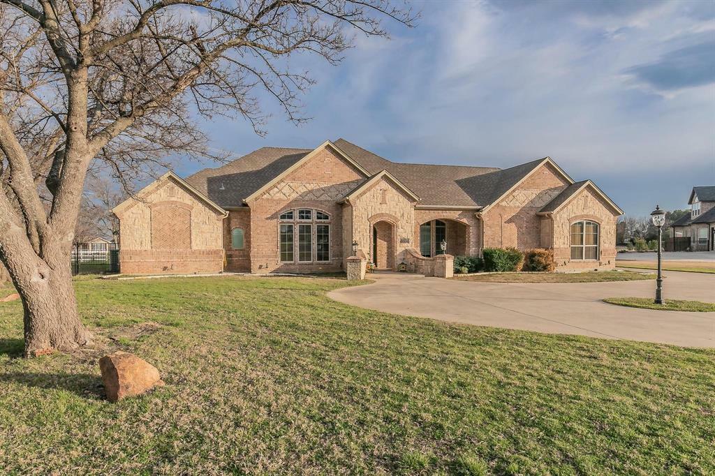 Property Photo:  1501 Singleton Court  TX 76052 