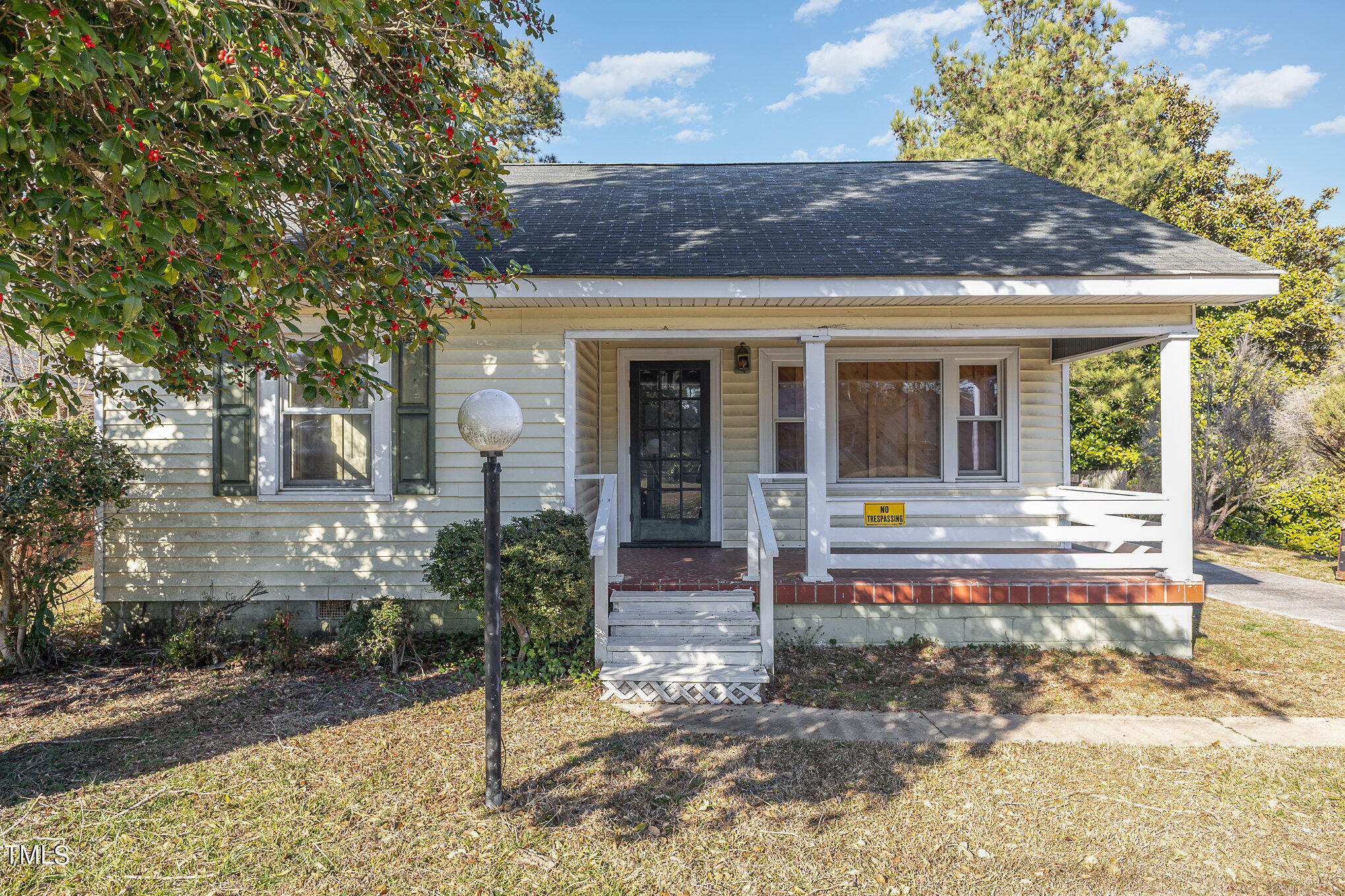 Property Photo:  408 E Green Street  NC 27856 