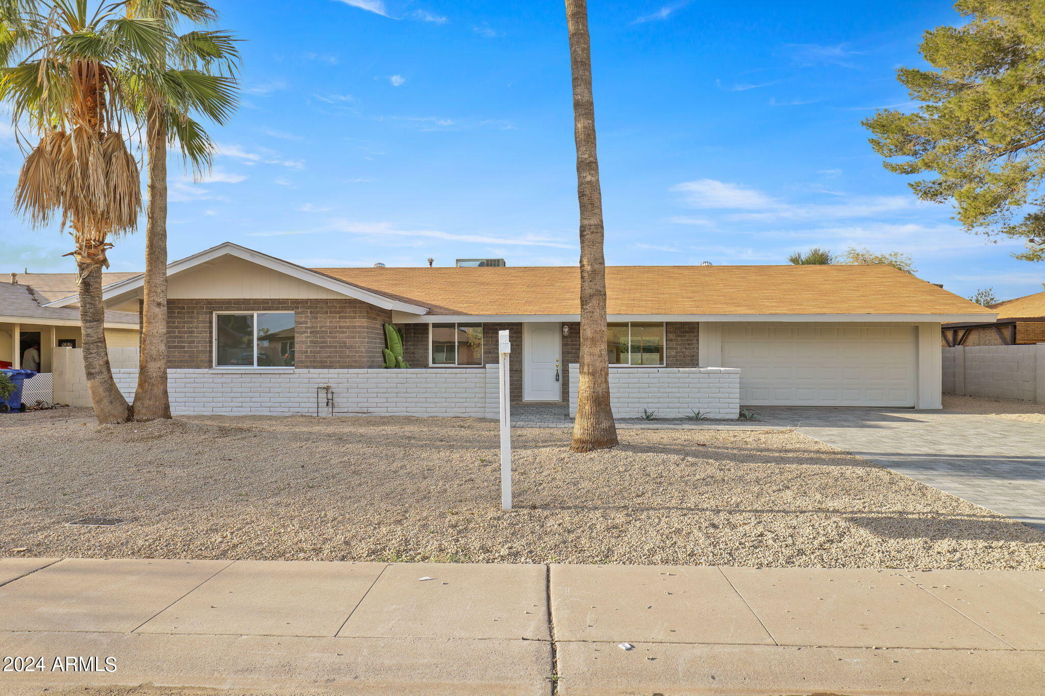 Property Photo:  634 E Manhatton Drive  AZ 85282 