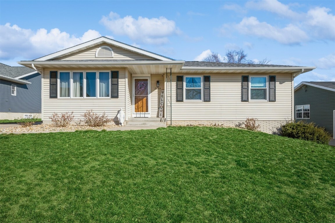 Property Photo:  2480 Valleyview Court  IA 52302 