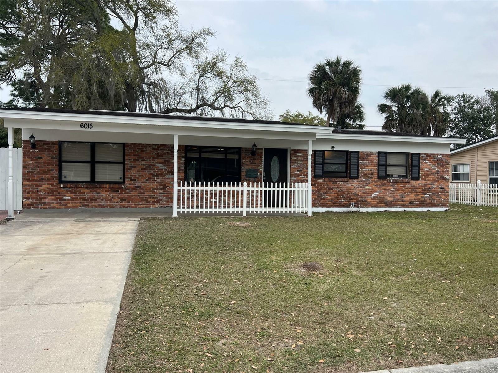 Property Photo:  6015 Cresthill Drive  FL 33615 