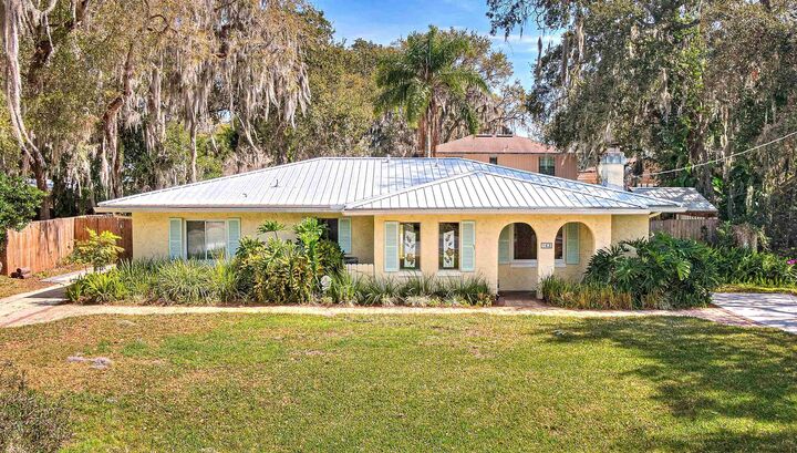 Property Photo: 163 Linden Rd (Pool Home) FL 32086