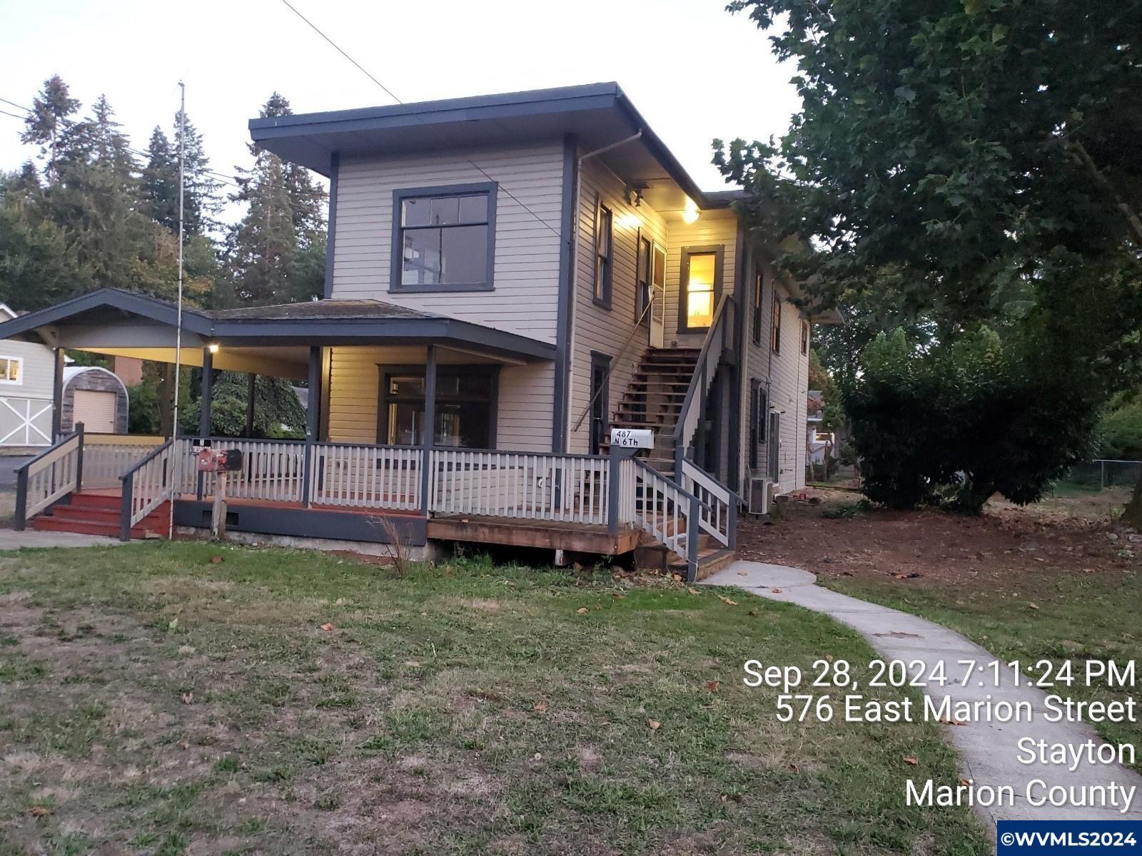 Property Photo: 576 E Marion St OR 97383