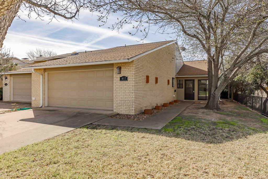 Property Photo:  457 Summit Circle  TX 78624 