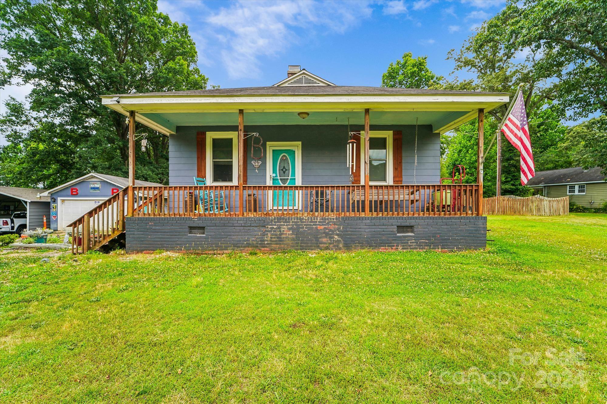 Property Photo:  340 Johnson Street  NC 28120 