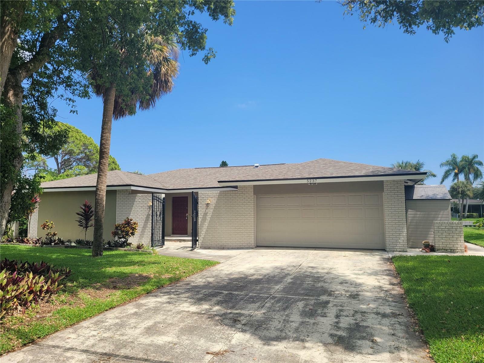 Property Photo:  5237 Dover Street NE  FL 33703 