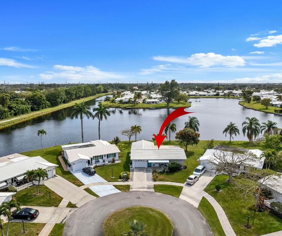 Property Photo: 1390 SW 17th Avenue FL 33426