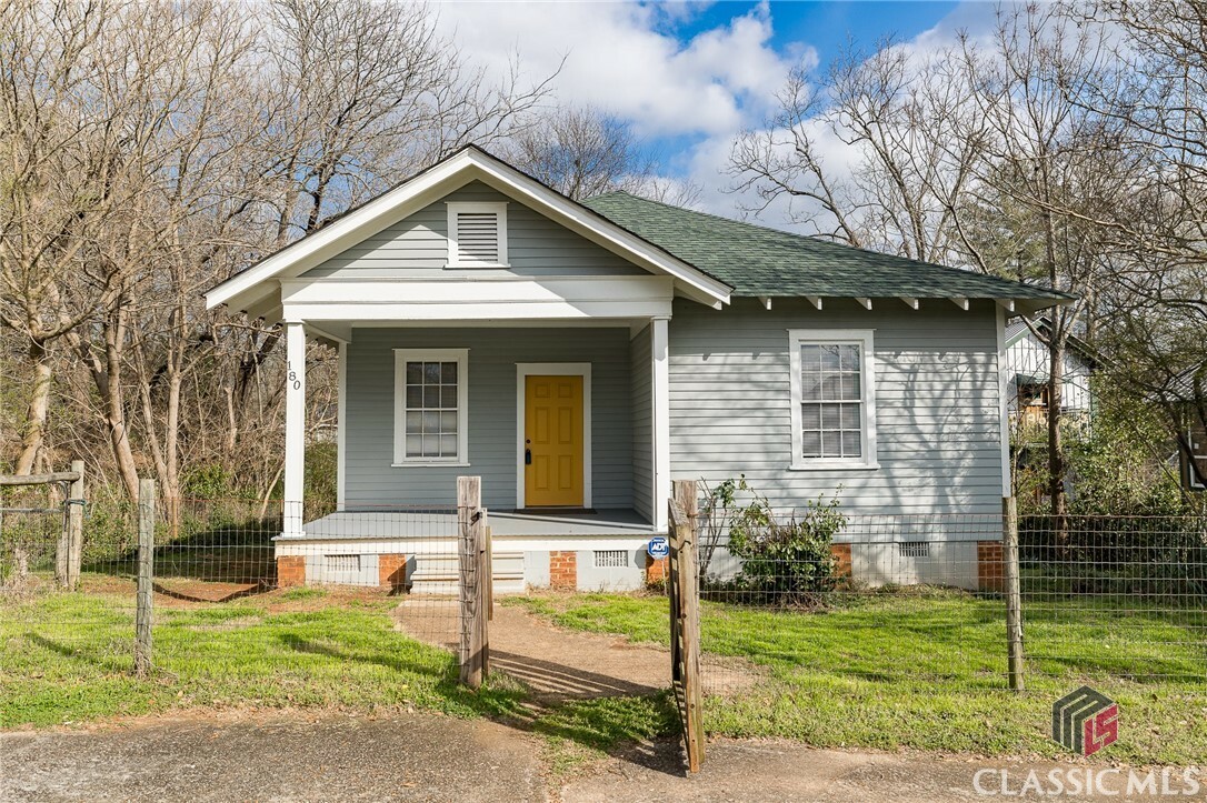 Property Photo:  180 First Street  GA 30601 