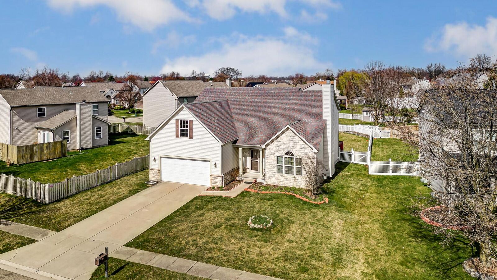 Property Photo:  968 Fortkort Drive  OH 43068 