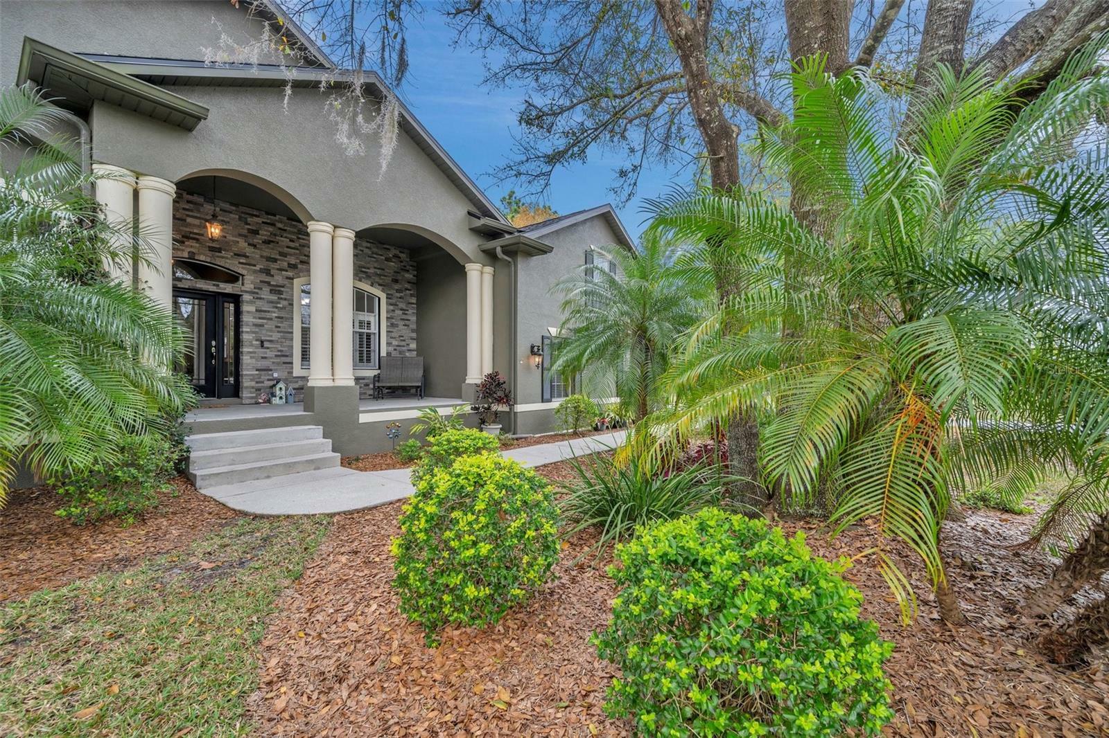 Property Photo:  8111 Woodleaf Boulevard  FL 33544 