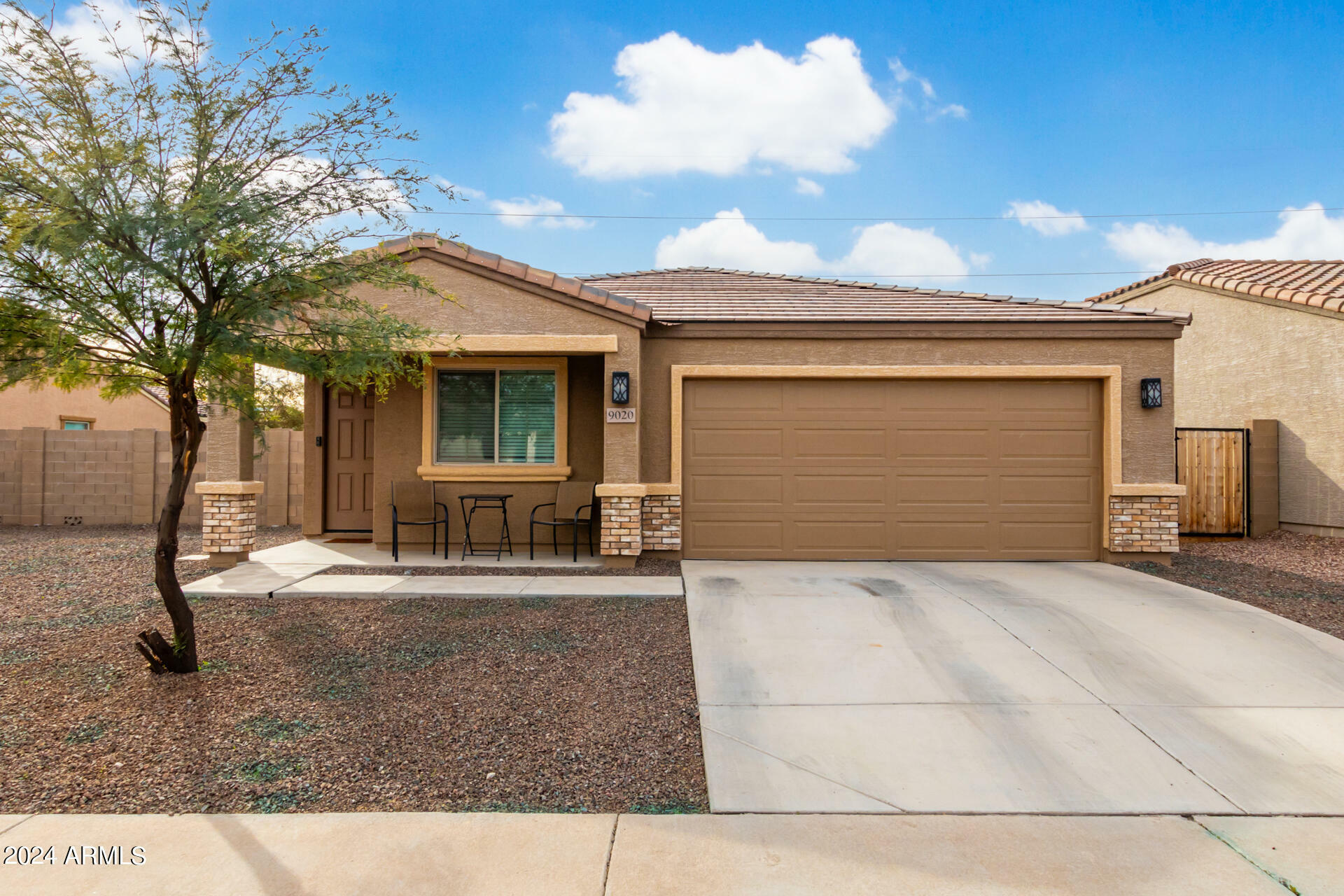 Property Photo:  9020 S 254th Drive  AZ 85326 