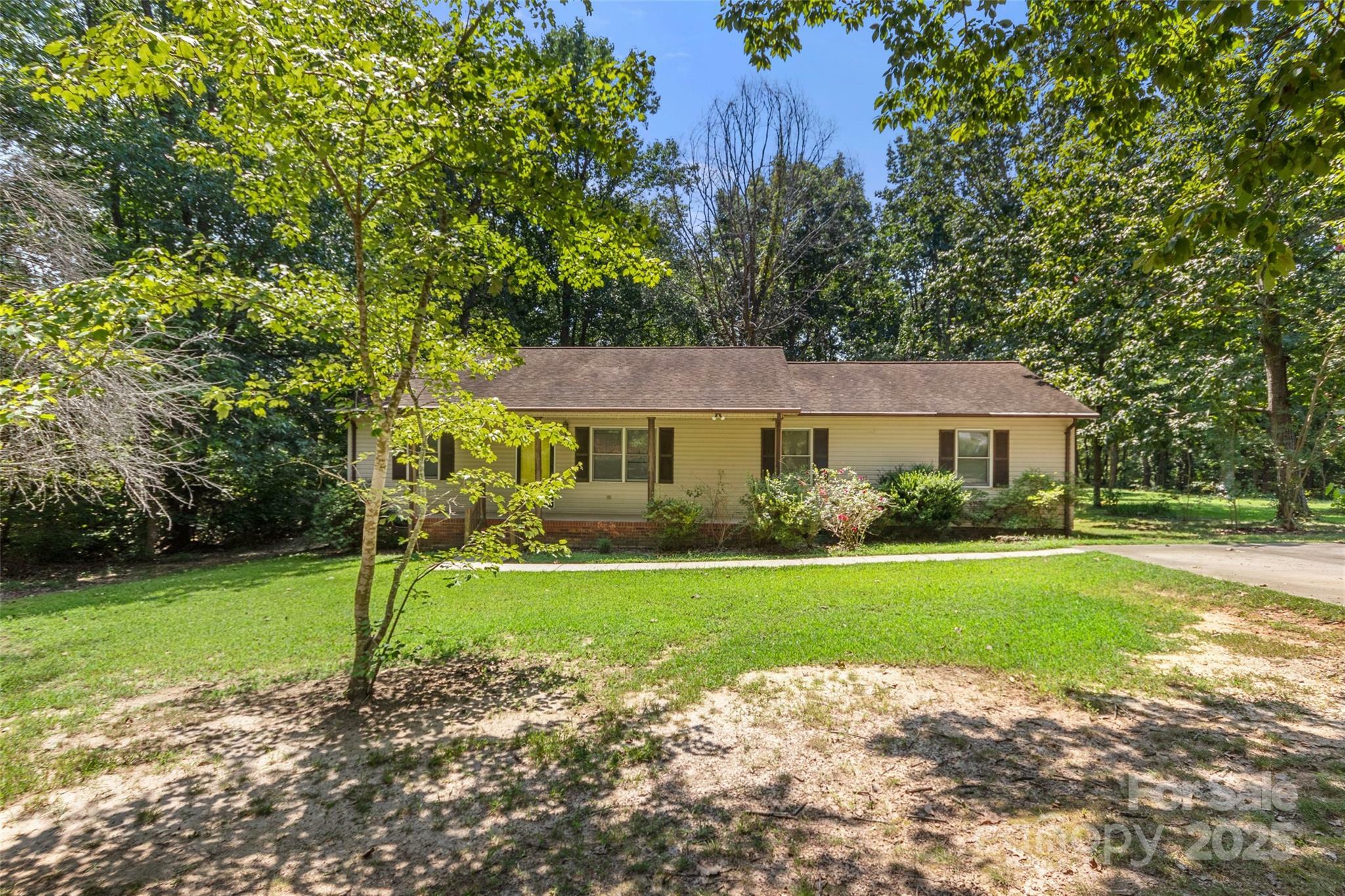 1302 Hickory Nut Lane  Lincolnton NC 28092 photo