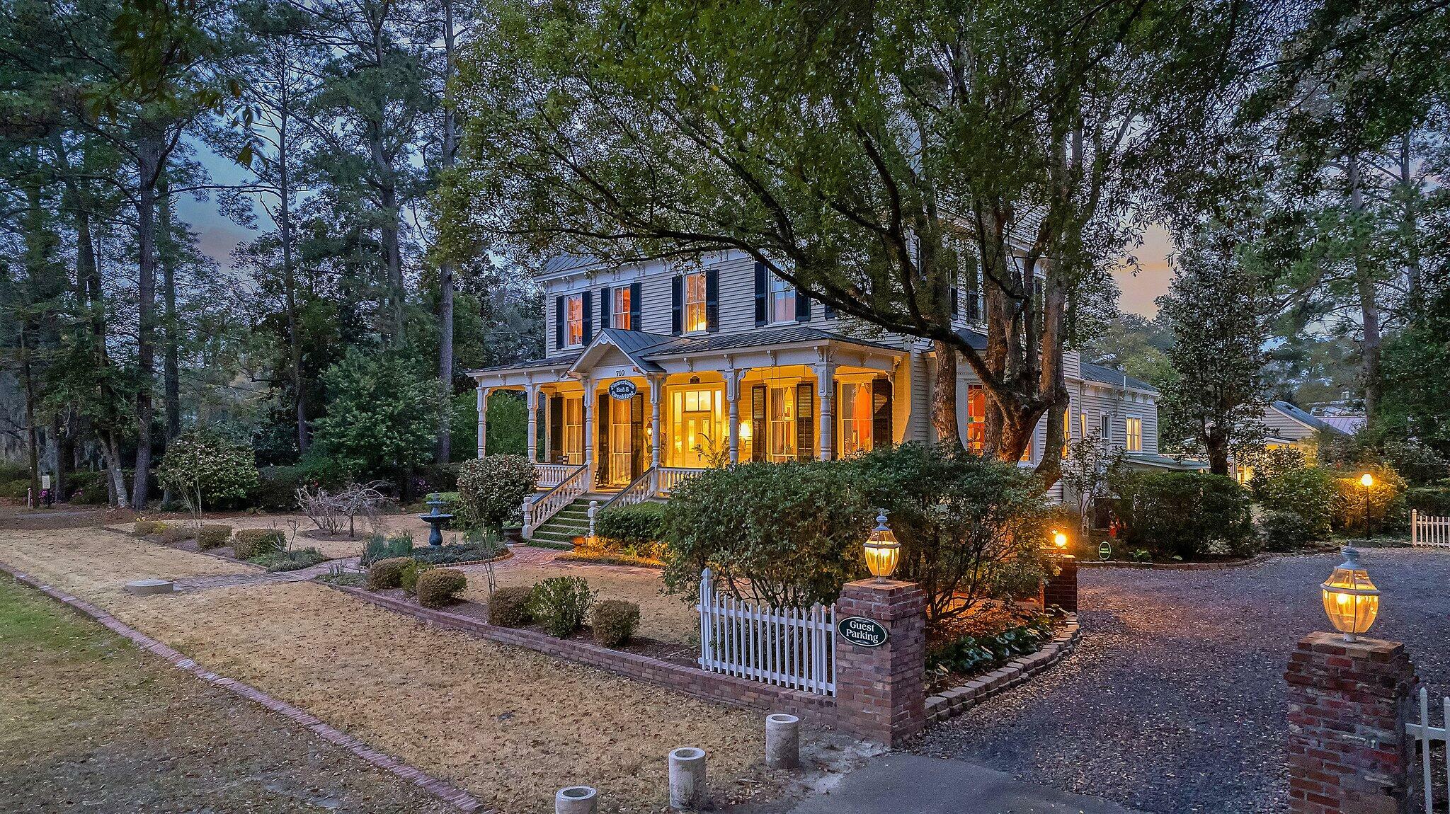 Property Photo:  710 S Main Street  SC 29483 