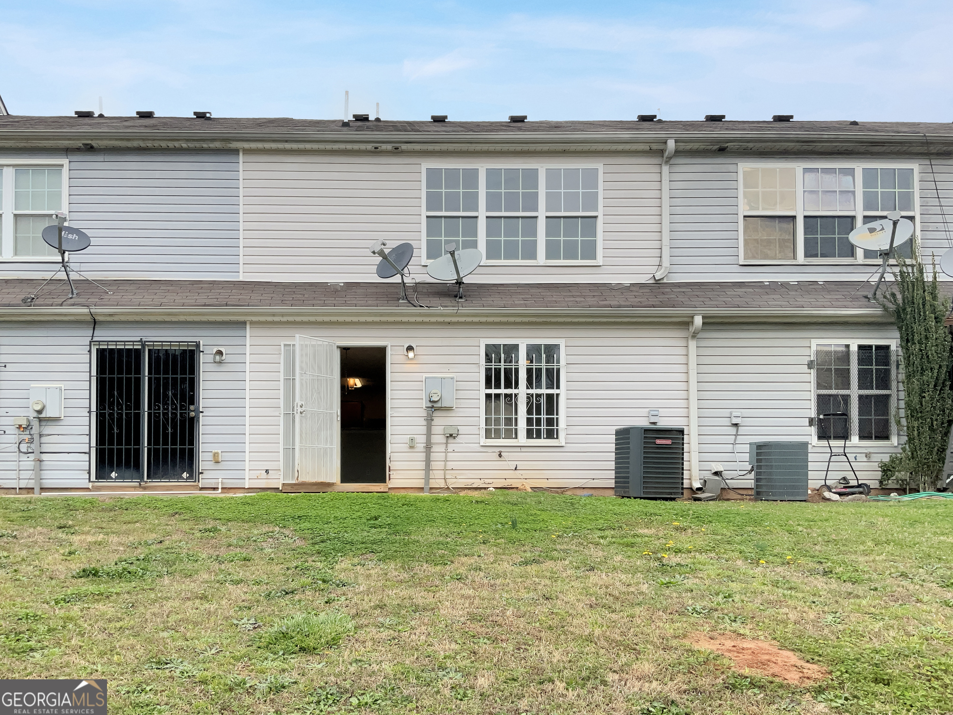 Property Photo:  1150 Maple Valley Court  GA 30291 