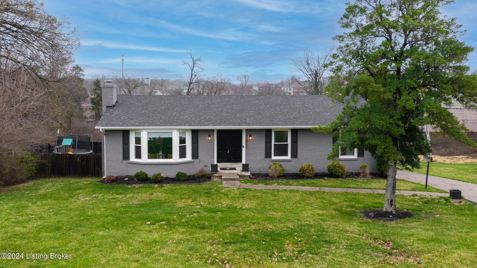 Property Photo:  11211 Darlington Pl  KY 40243 