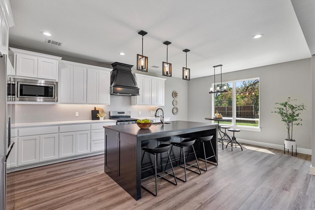Property Photo:  160 Lakeview Circle  TX 76258 