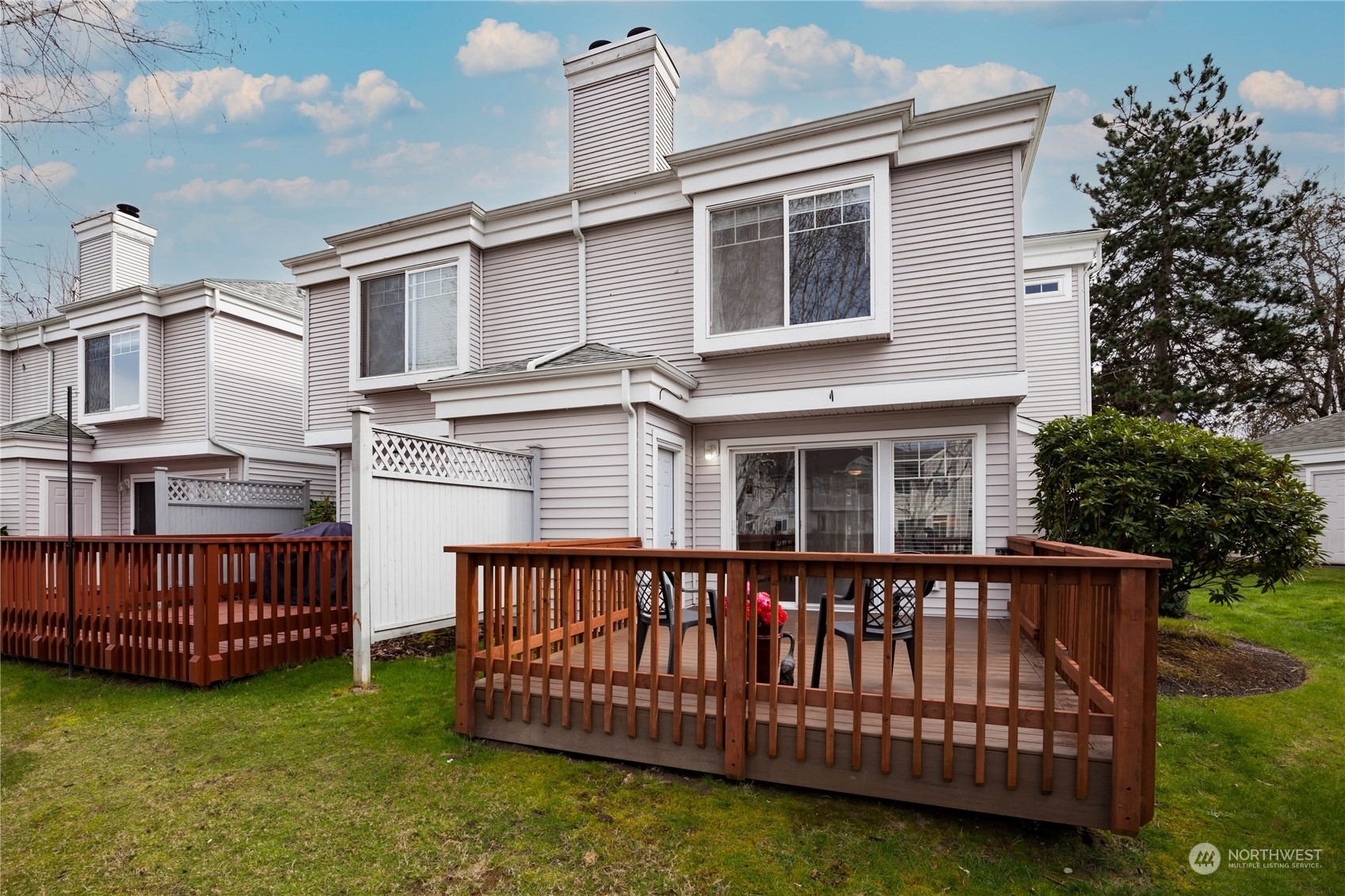 Property Photo:  5502 S 236th Place  WA 98032 