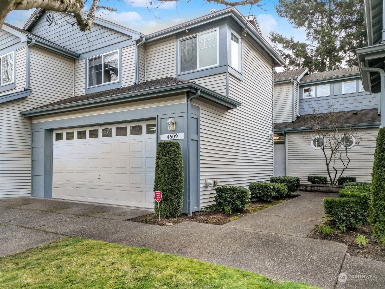 Property Photo:  4609 NE 6th Court  WA 98059 