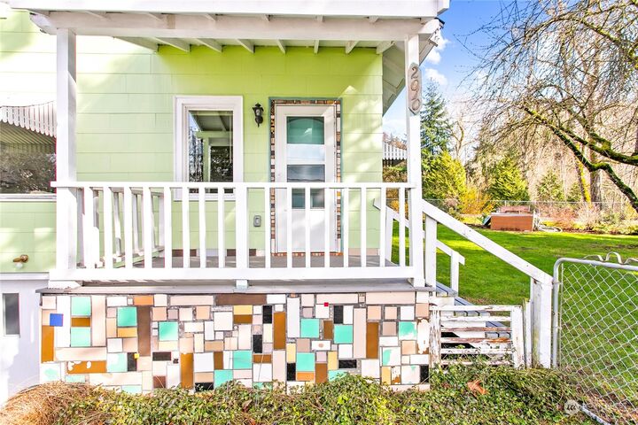 Property Photo: 2010 Woburn Street WA 98229