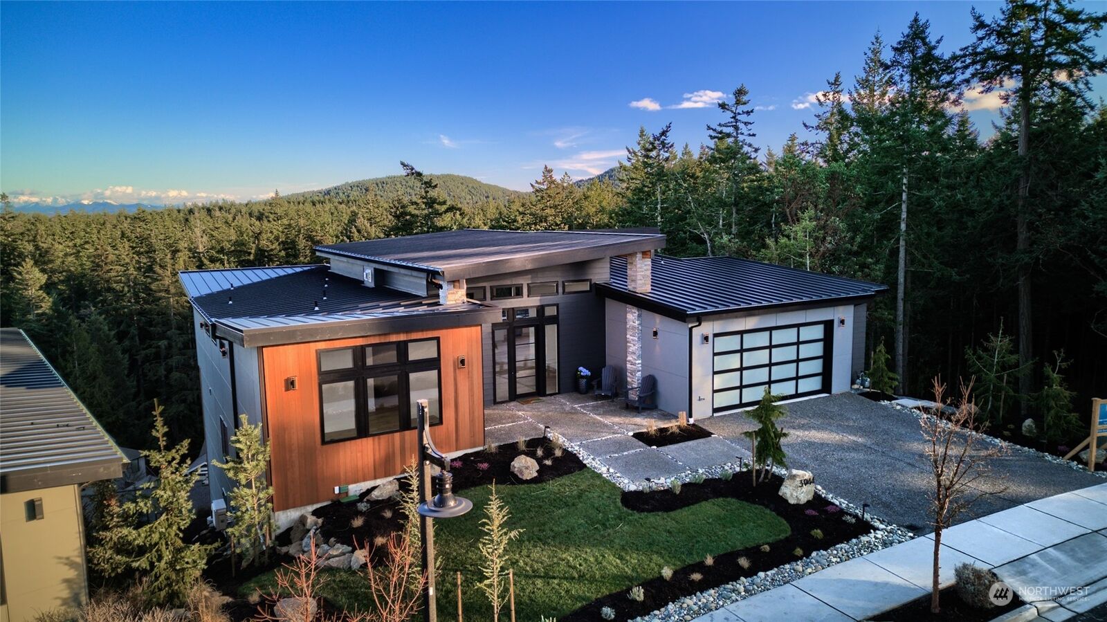 Property Photo:  3944 Rockridge Parkway  WA 98221 