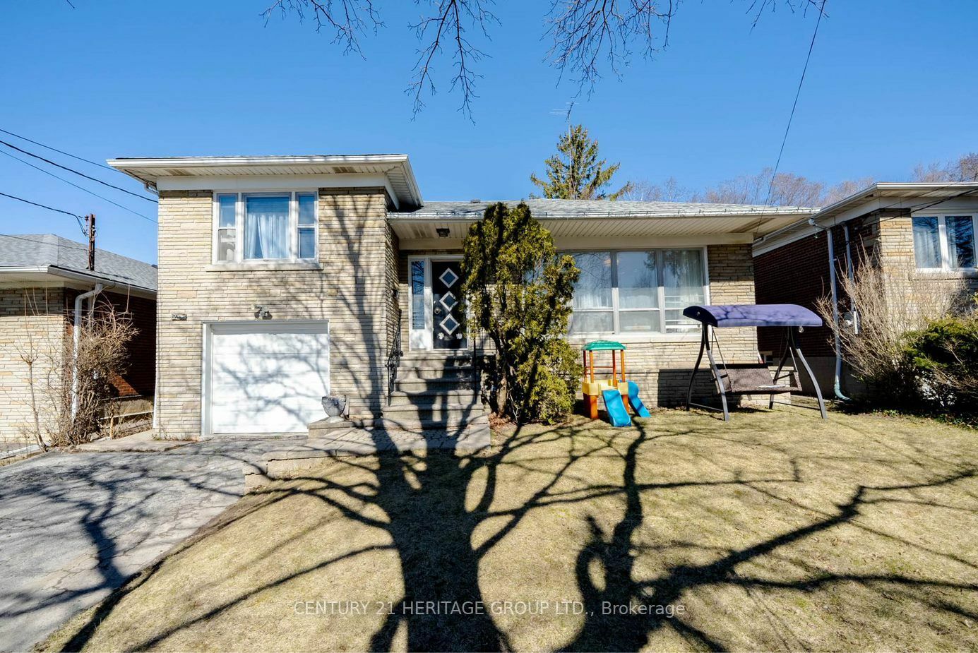 Property Photo:  262 Park Home Ave  ON M2R 1A3 
