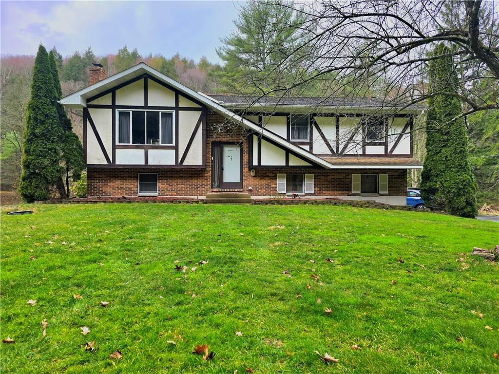 Property Photo:  2580 Spruce Hollow Road  PA 18071 