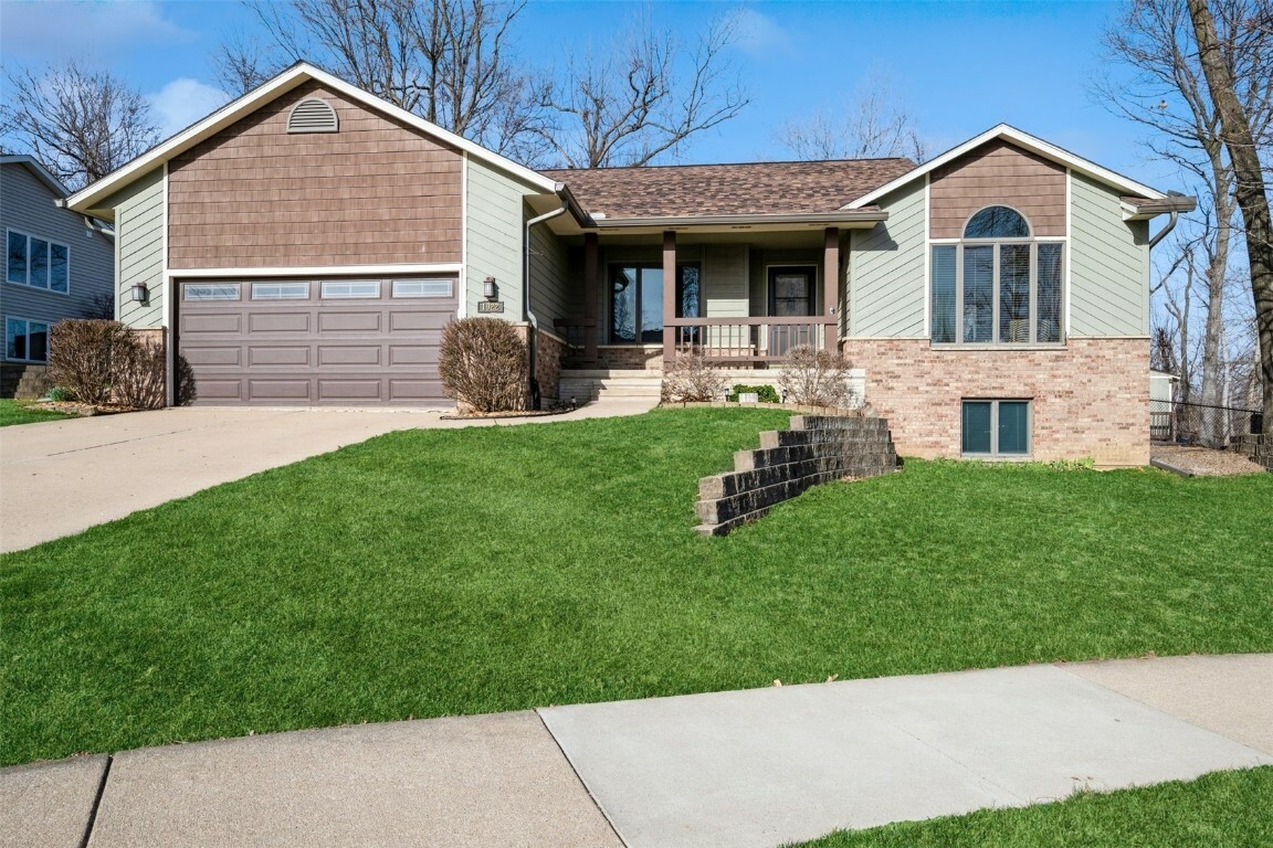 Property Photo:  1922 Greentree Court NW  IA 52405 