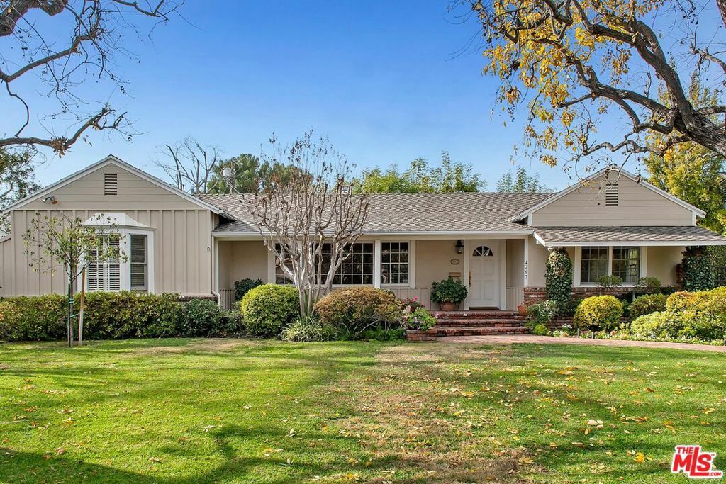 Property Photo: 4267 Irvine Avenue CA 91604