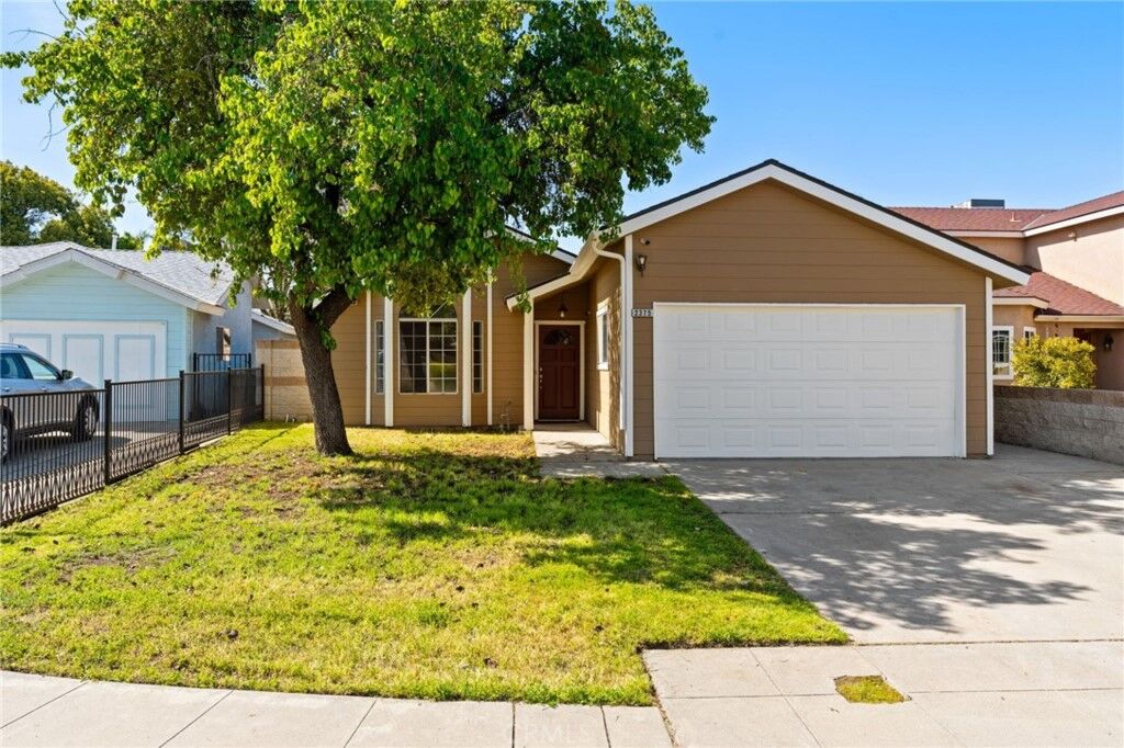 Property Photo: 2375 N Babigian Avenue CA 93722
