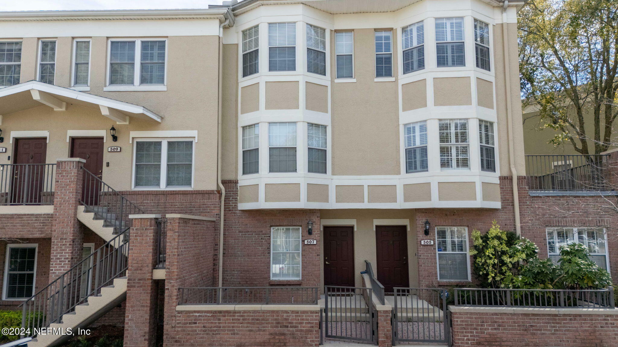 Property Photo:  507 N Market Street  FL 32202 