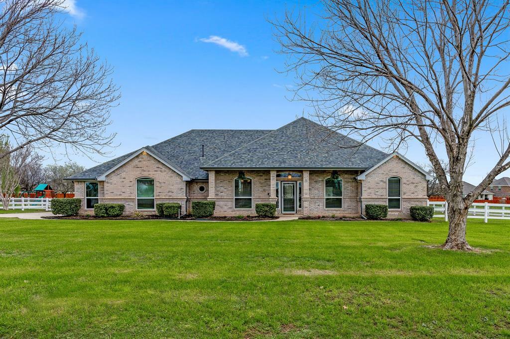 Property Photo:  2101 Meadow Springs Drive  TX 76052 