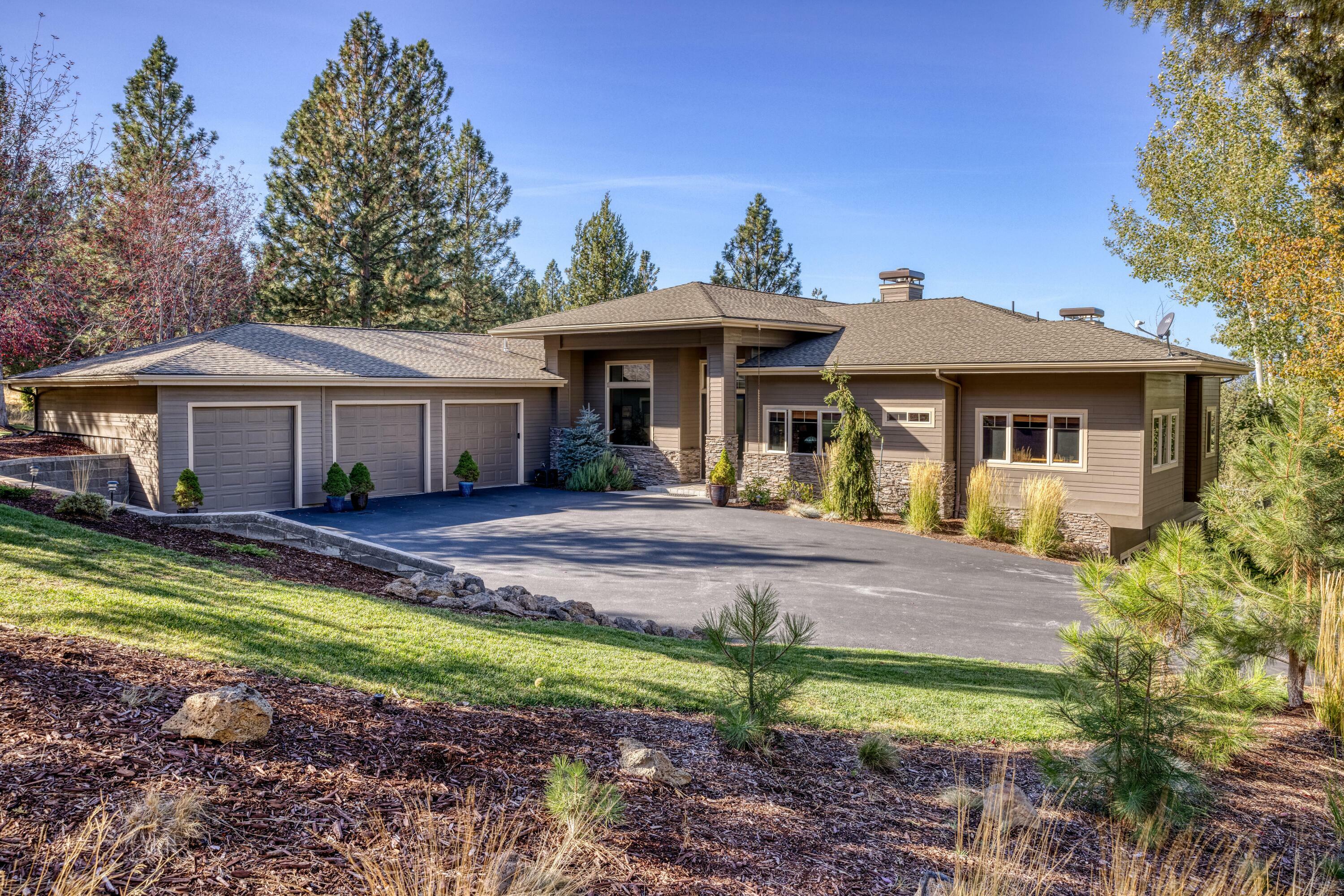 Property Photo: 1703 NW Remarkable Drive OR 97703