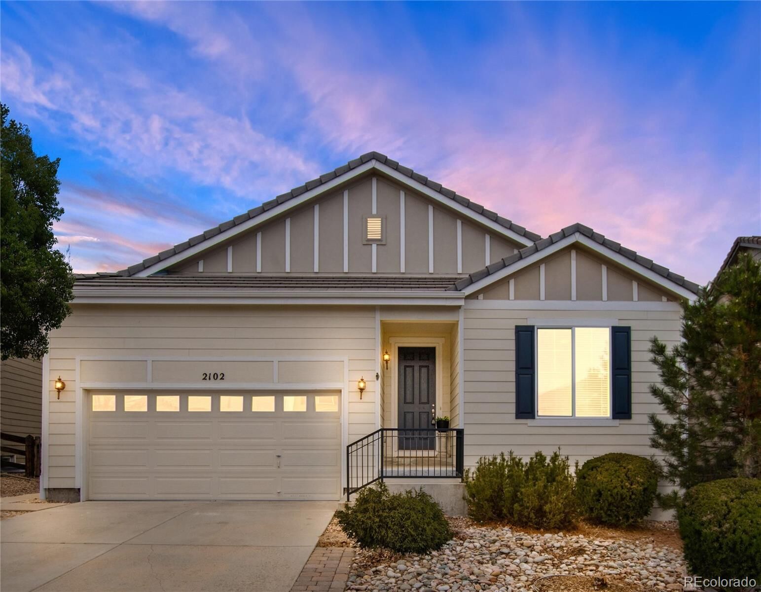 Property Photo: 2102 Broadleaf Loop CO 80109