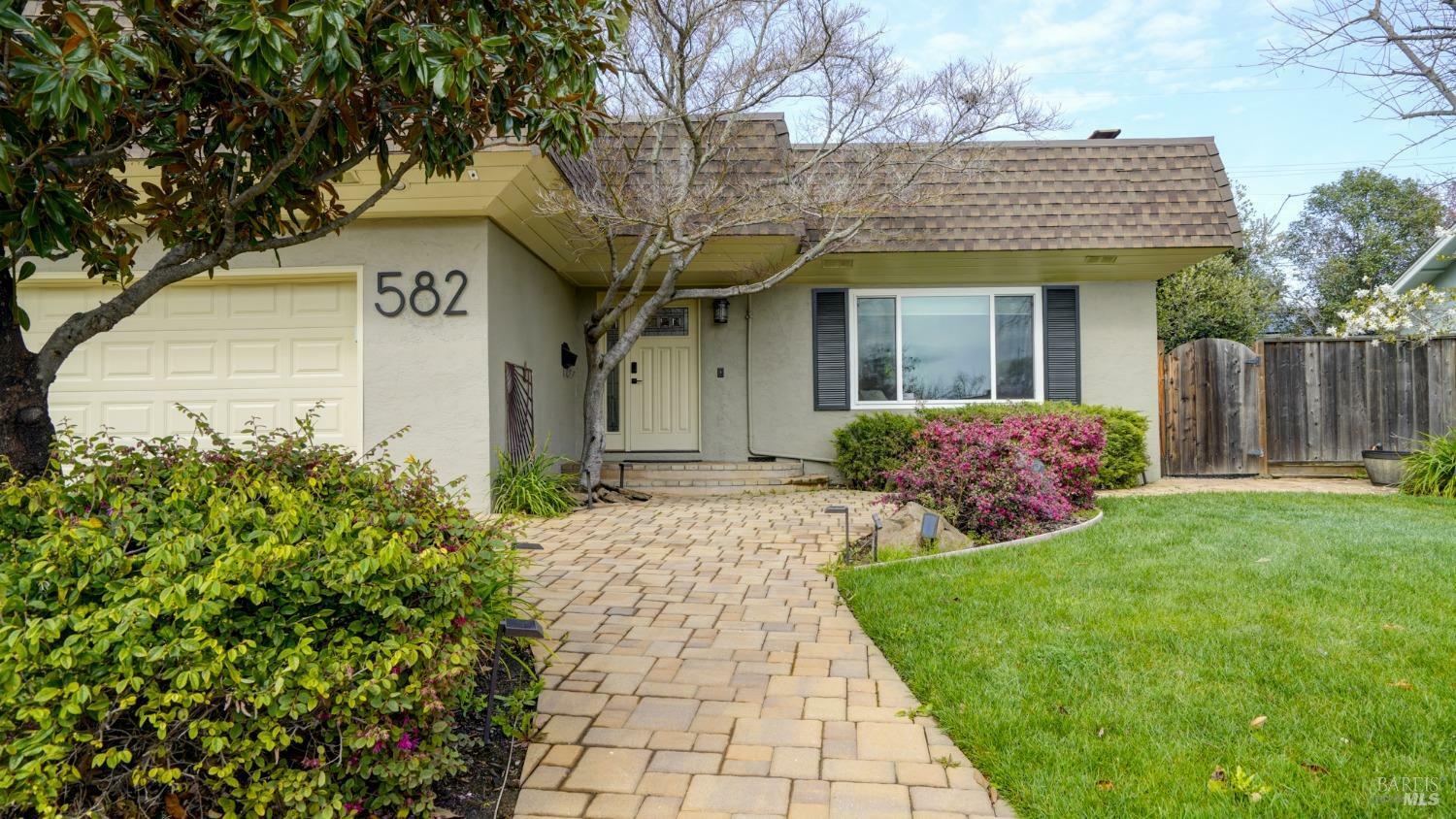 582 W. Monte Vista Avenue  Vacaville CA 95688 photo