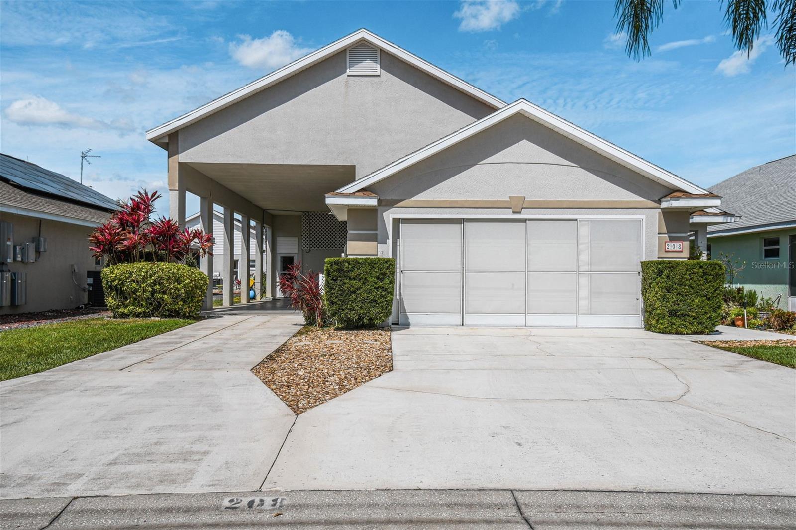 Property Photo: 208 Winter Park Street FL 33897
